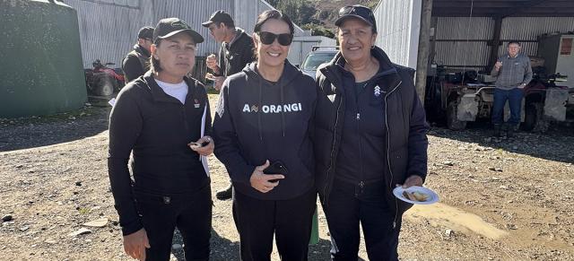 image of three Maori women at field day
