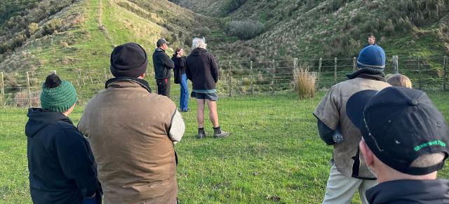 image of field day attendees at Tararua field day