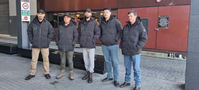 image of Maori farmers in B+LNZ gear