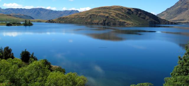 image of fresh lake water in NZ