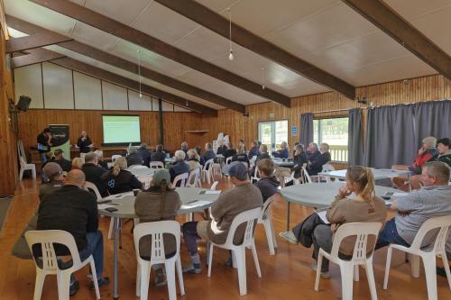 image of people at workshop in WNI