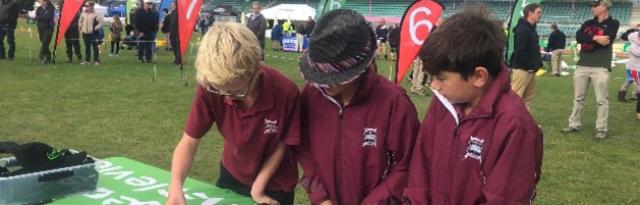 image of school students at field days
