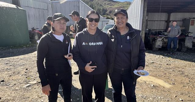 image of three Maori women at field day