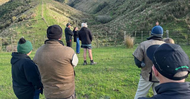 image of field day attendees at Tararua field day