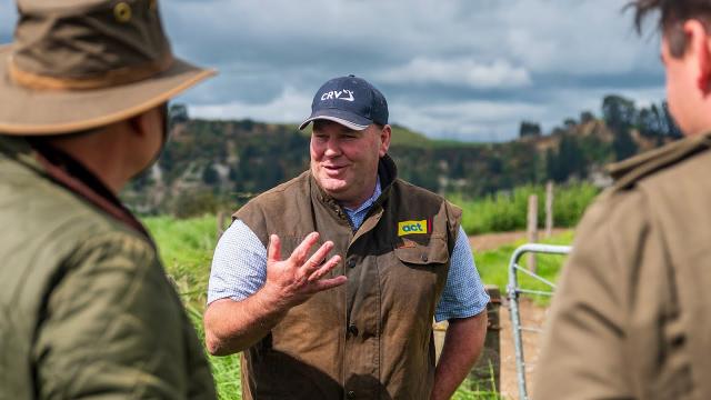 image of Andrew Hoggard on farm talking to farmers