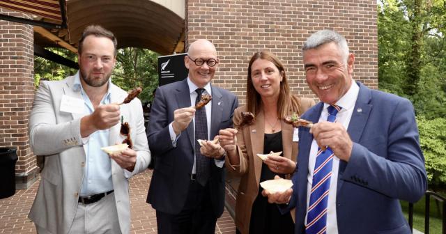 image of Kate Acland and Nathan Guy with US delegates in USA