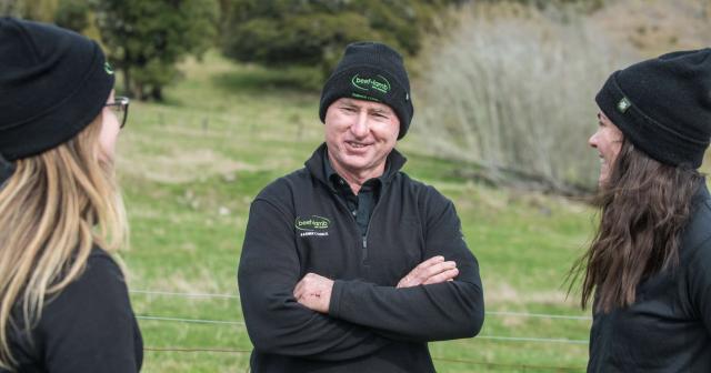 image of farmer council member talking to B+LNZ staff